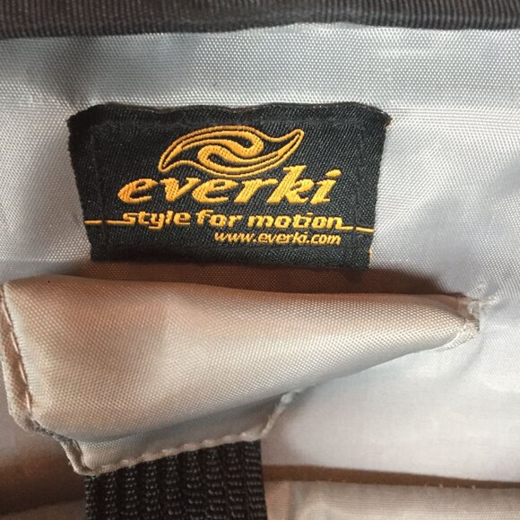 Everki Professional Backpack 19' Black Ballistic Nylon Multiple Compartments - Picture 5 of 12